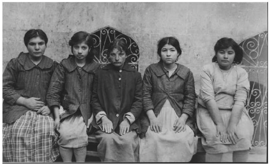 Image for Defying the Humanitarian Gaze